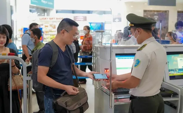 Bộ Tài chính: ạm hoãn xuất cảnh với cá nhân nợ thuế trên 50 triệu đồng