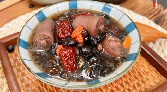 3 món canh bổ dưỡng nên thêm vào thực đơn mùa đông để tăng đề háng