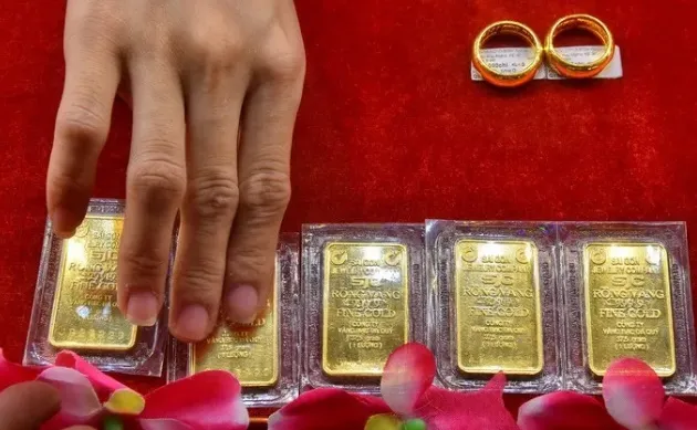 Giá vàng 31/12: Vàng trong nước đi xuống