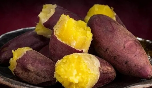 Mùa Đông ăn khoai lang kiểu này coi chừng “tiền mất tật mang”