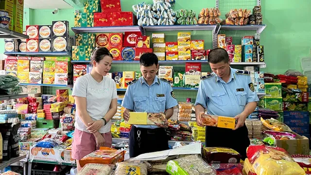 Hà Nội siết chặt kiểm soát nguồn gốc thực phẩm dịp cuối năm