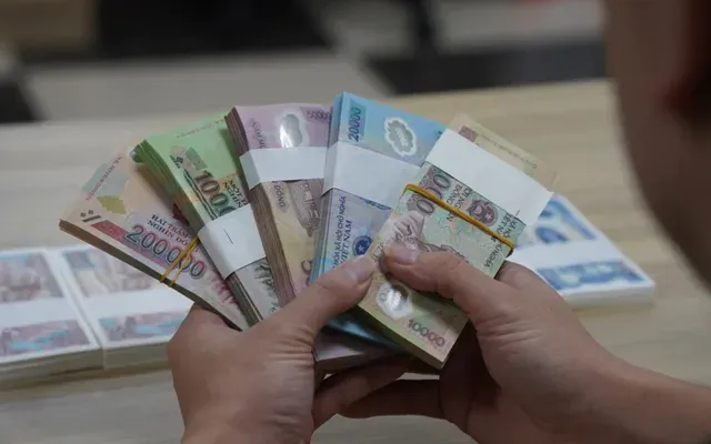 Cảnh giác trước chiêu trò lừa đảo đổi tiền lẻ, tiền mới cuối năm