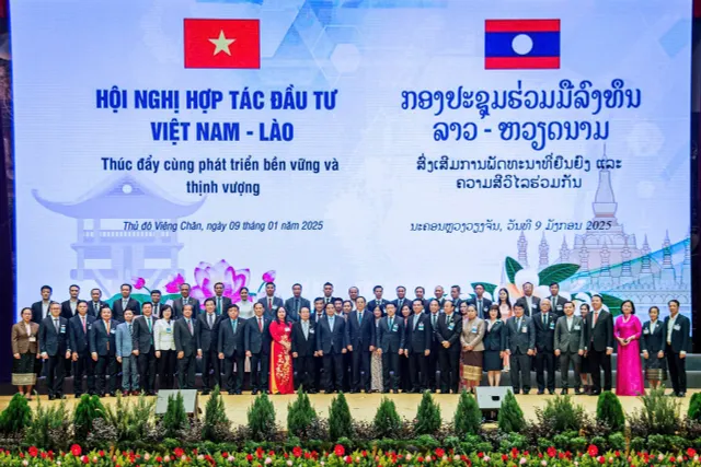Thủ tướng Phạm Minh Chính và Thủ tướng Lào đồng chủ trì Hội nghị hợp tác đầu tư Việt Nam - Lào năm 2025