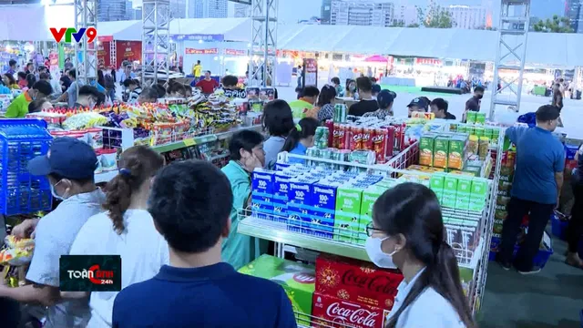TP Hồ Chí Minh: Phiên chợ tết công nhân không tiền mặt