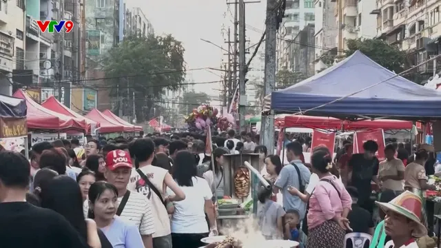 Myanmar: Múa sư tử đón xuân