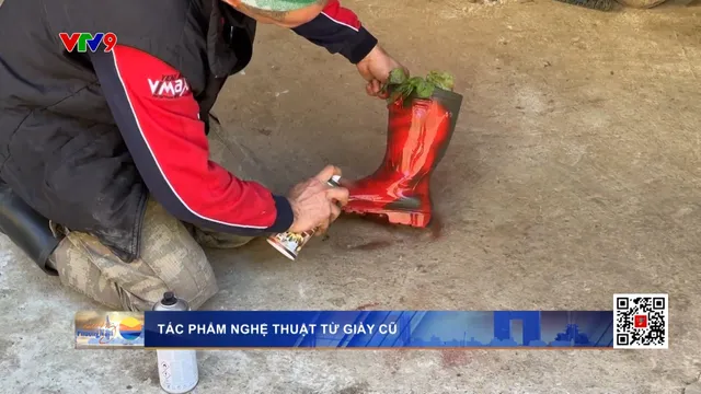 Tác phẩm nghệ thuật từ giày cũ