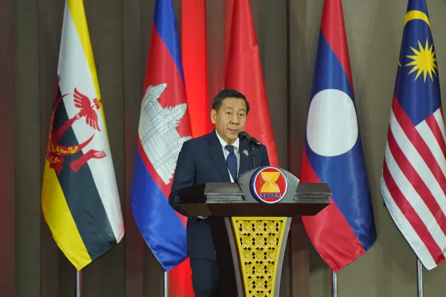 ASEAN Foundation lead regional policy forum to drive ai literacy forward - Ảnh 1.