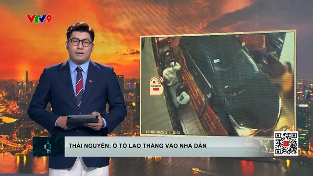 Nữ tài xế tông sập cửa nhà dân ven đường, lao thẳng ô tô vào phòng khách