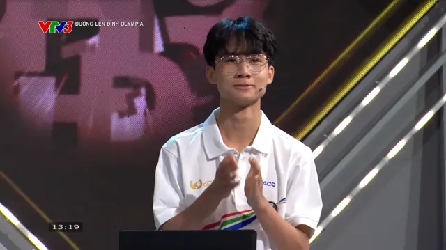 Road to Olympia Mount: Hanoi schoolboy triumphs with victory wreath - Ảnh 5.