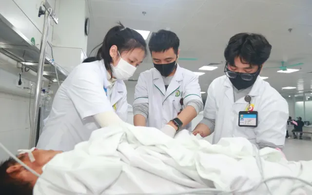 Vụ tai nạn giao thông tại Sơn La: Bệnh viện Hữu nghị Việt đức hội chẩn cấp cứu từ xa, tiếp nhận điều trị bệnh nhân