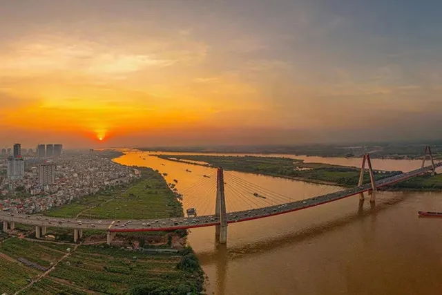 Hanoi to construct three bridges crossing Red River - Ảnh 1.