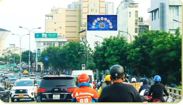 Faster Access to the New Version of VTVgo from Multiple Outdoor LED Screens - Ảnh 2.