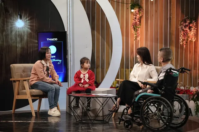 Station of Love:  Inspiring Story of a Man with Cerebral Palsy - Ảnh 2.