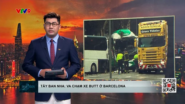 Tây Ban Nha: Va chạm xe bus ở trung tâm Barcelona
