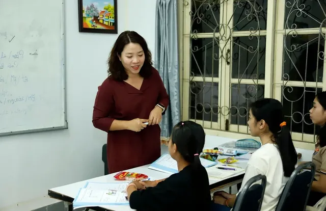 Tuyển chọn 32 giáo viên đi dạy tiếng Việt tại Lào