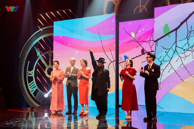 Time, Oh Time! Telling a Story: Honoring Vietnamese Beauty - Ảnh 2.