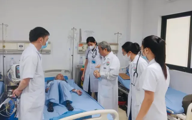 Rơi vào hôn mê sau khi tự uống thuốc điều trị tiểu đường