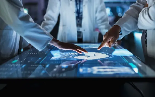 Xu hướng chăm sóc sức khỏe năm 2025: Cá nhân hóa, công nghệ hóa và hướng đến sự cân bằng