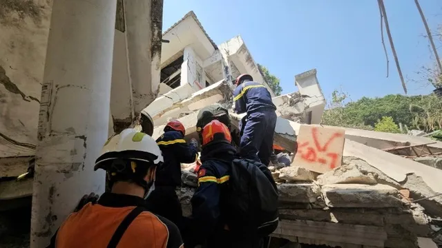 Rescue Team from Vietnam’s Ministry of Public Security begins rescue operations - Ảnh 4.
