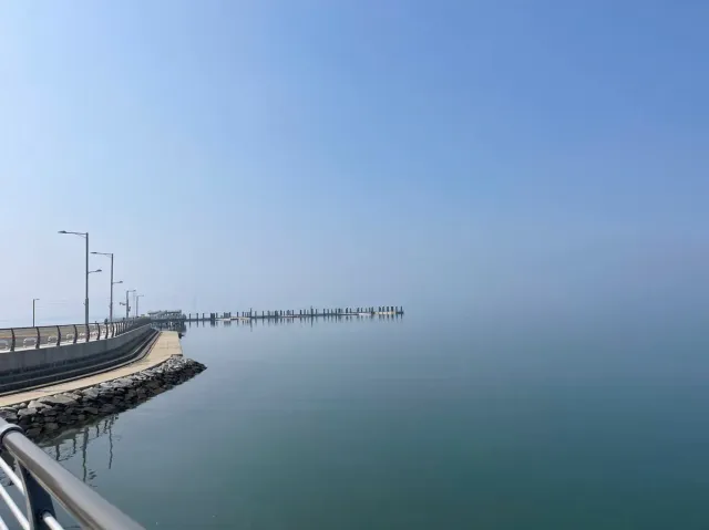Charming Town by Artificial Lake - Ảnh 1.