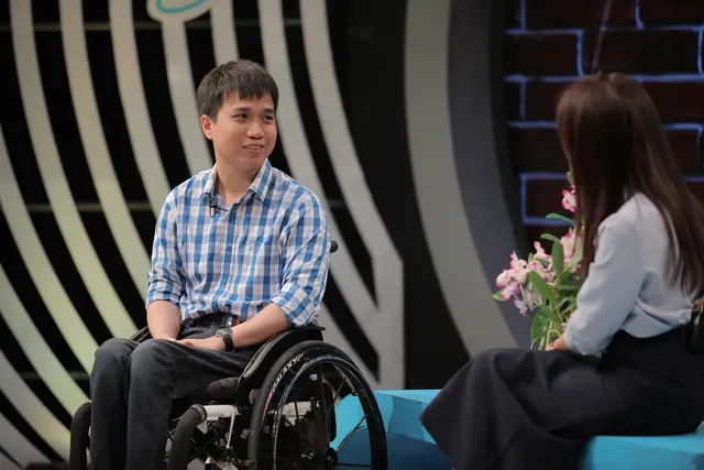 Station of Love: From Paralysis to a Master’s Degree – The Story of a Man Born in the 80s - Ảnh 1.