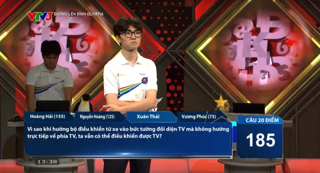 Thrilling  to  the Last Minute: Hanoi Schoolboy Wins Laurel Wreath in First Week of Road to Mount Olympia - Third Quarter - Ảnh 2.