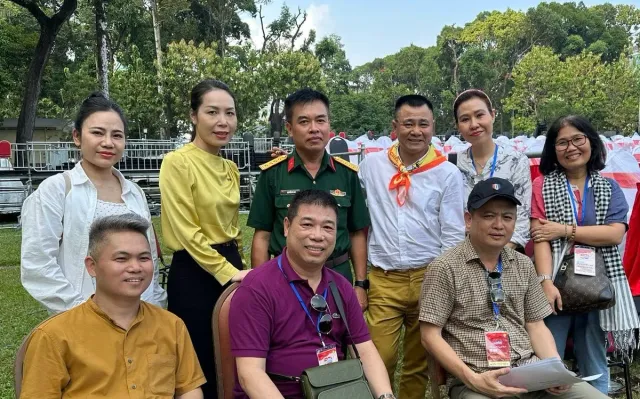 Live Broadcast of the Special Art Program “The Nation Reunited in Joy” (8:10 PM, VTV1) - Ảnh 2.