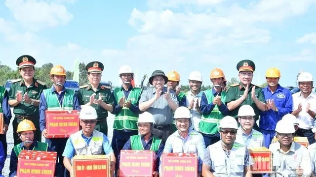 Can Tho-Ca Mau expressway project must be completed by December 19: PM - Ảnh 1.