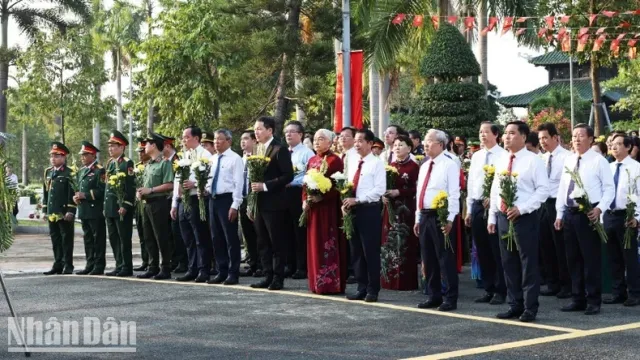 Dong Nai Province celebrates 50th anniversary of liberation of South and national reunification - Ảnh 1.