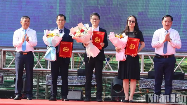 Dong Nai launches Hot Air Balloon Festival and investment promotion event - Ảnh 3.