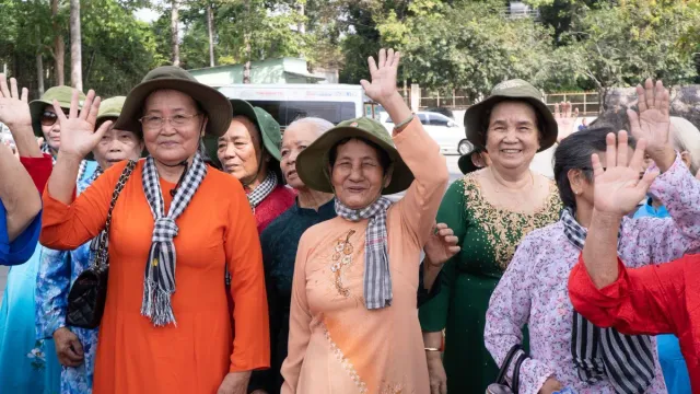 Kindness Bus Journey Heads to Ho Chi Minh City - Ảnh 6.