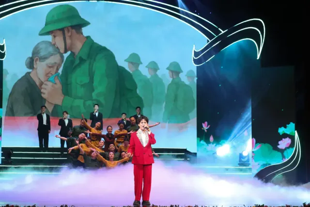 Triumphal Song: Reenacting the Jubilant Moment of Liberation - Ảnh 3.