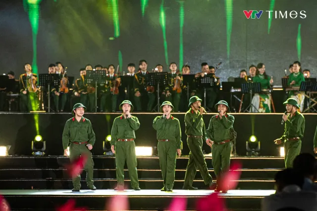 Overwhelmed with Emotions: A Spectacular Performance in The Nation Reunited in Joy - Ảnh 8.