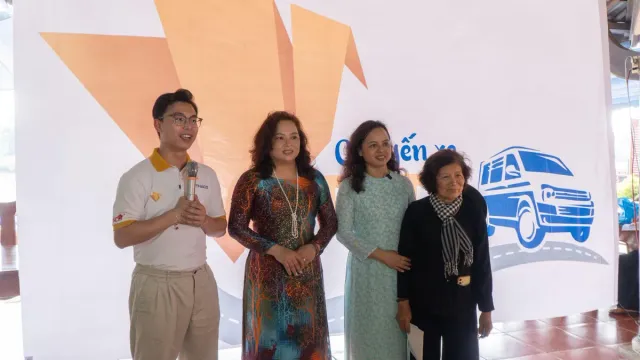 Kindness Bus Journey Heads to Ho Chi Minh City - Ảnh 3.