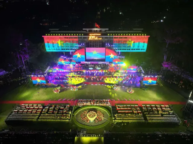 Overwhelmed with Emotions: A Spectacular Performance in The Nation Reunited in Joy - Ảnh 1.