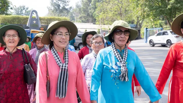 Kindness Bus Journey Heads to Ho Chi Minh City - Ảnh 4.