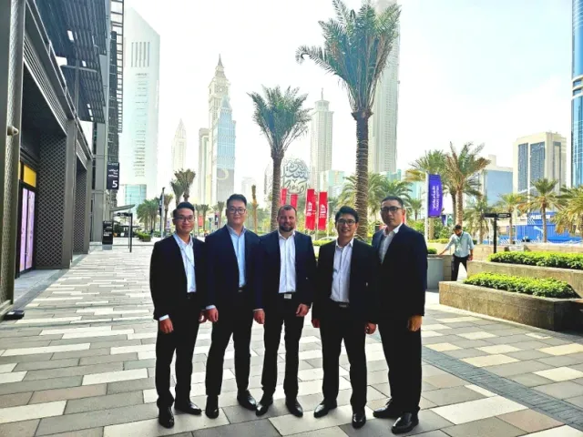 Vietnamese youths continue to write “victorious springs” - Ảnh 2.