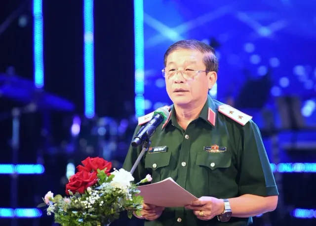 Honouring outstanding literary, artistic and press works on armed force and revolutionary war - Ảnh 3.