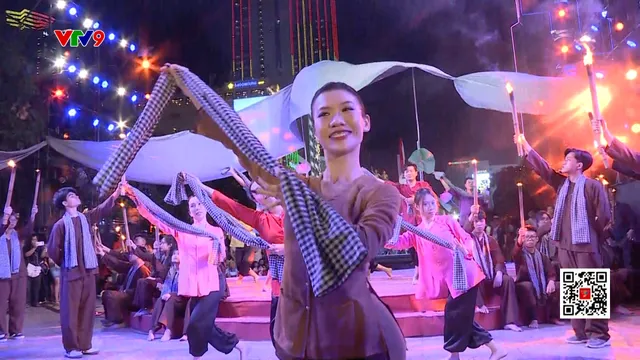 Ấn tượng với vũ hội khăn rằn
