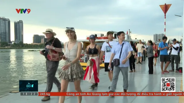 TP. Hồ Chí Minh cùng du lịch Việt Nam cất cánh