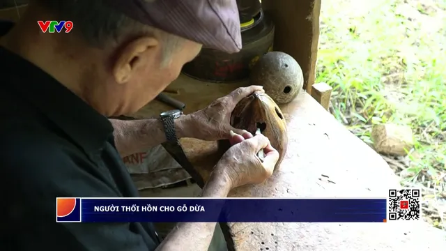 Người thổi hồn cho gỗ dừa