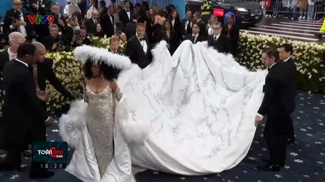 Những khoảnh khắc ấn tượng trên thảm đỏ Met Gala 2025