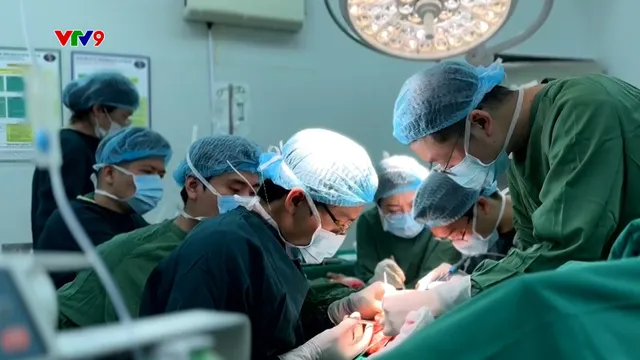 Vi phẫu “cân não” cứu sống ngón tay đứt lìa cho nam công nhân trẻ