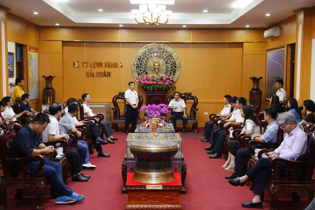 Vietnam Television Delegation Pays Tribute at Gac Ma Soldiers Memorial Site - Ảnh 1.