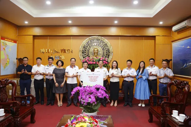 Vietnam Television Delegation Pays Tribute at Gac Ma Soldiers Memorial Site - Ảnh 2.
