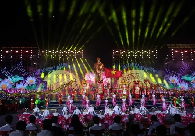 Opening Ceremony of the Sen Village Festival 2025: “A Monument in Millions of Hearts” - Ảnh 1.