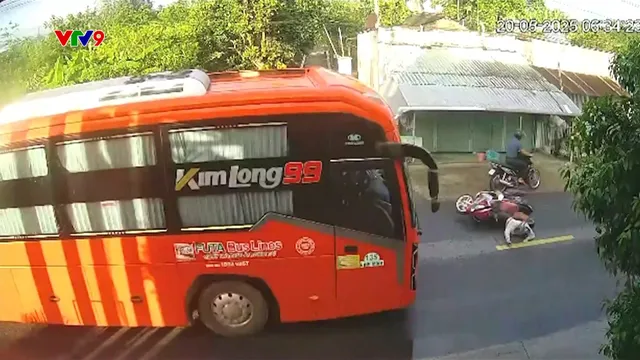 Vĩnh Long: Va chạm với xe khách Phương Trang, cô gái tử vong