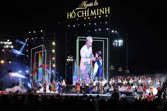 Special Art Program “Nguoi la Ho Chi Minh”: A Deep Portrait of a National Leader - Ảnh 1.