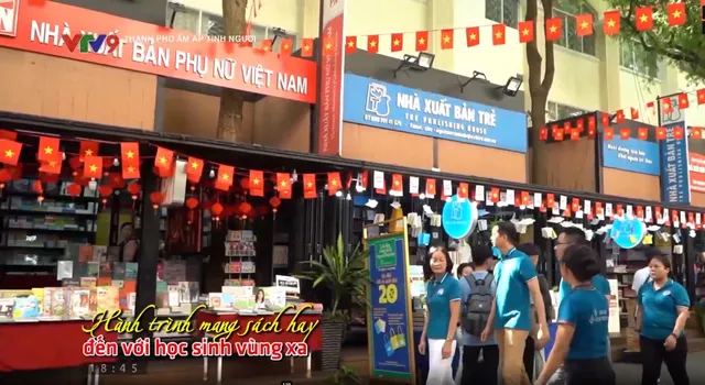 Thành phố ấm áp tình người - Số 57/2025: Hành trình mang sách hay đến học sinh vùng xa