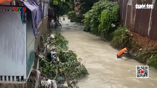 Khẩn trương tìm kiếm bé gái 10 tuổi nghi bị cuốn trôi do mưa lớn ở Đồng Nai